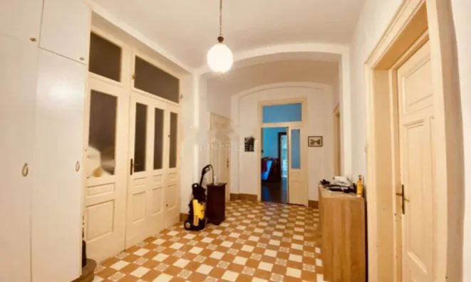 Недвижимость Четырехкомнатная квартира: 11