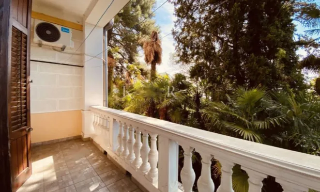 Недвижимость Четырехкомнатная квартира: 15