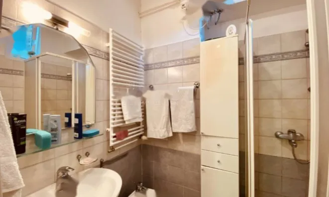 Недвижимость Четырехкомнатная квартира: 16