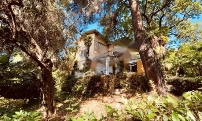 Недвижимость Четырехкомнатная квартира: 33