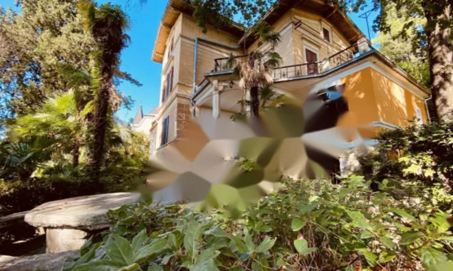 Недвижимость Четырехкомнатная квартира: 34