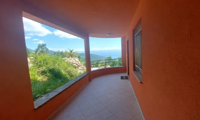 Недвижимость Трёхкомнатная квартира Добричь: 3