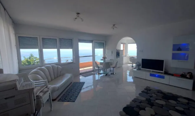 Недвижимость Трёхкомнатная квартира Добричь: 4