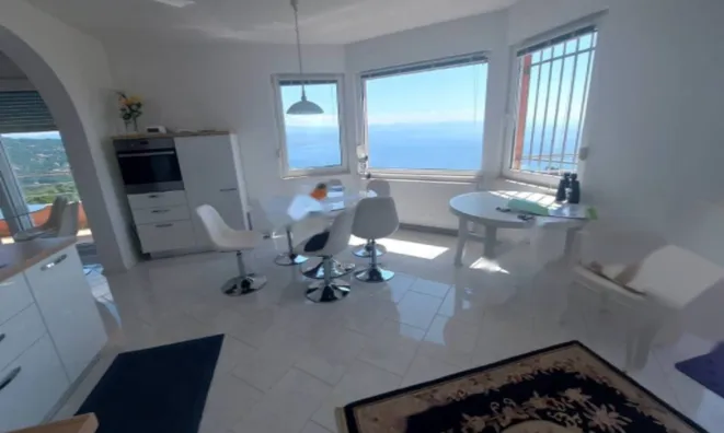 Недвижимость Трёхкомнатная квартира Добричь: 10