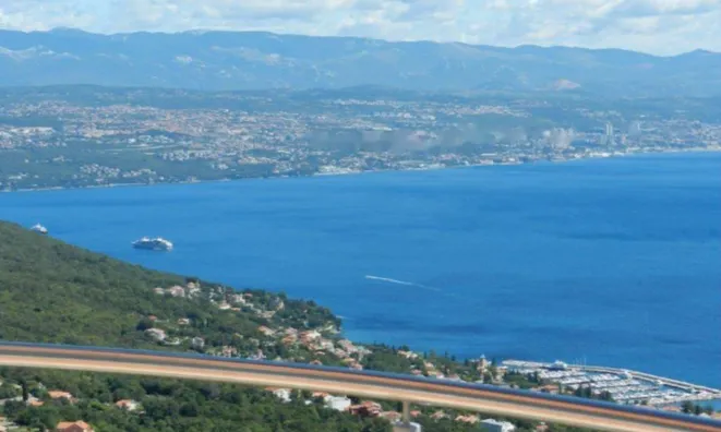 Недвижимость Трёхкомнатная квартира Добричь: 12