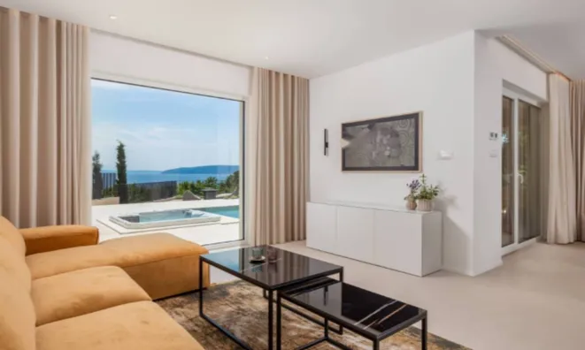 Недвижимость Семейный дом 200 м², Центр: 4