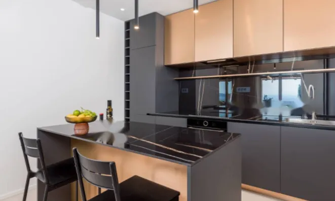 Недвижимость Семейный дом 200 м², Центр: 11