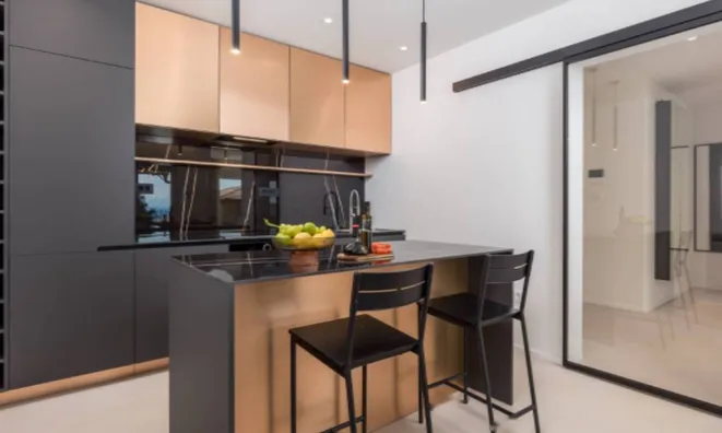 Недвижимость Семейный дом 200 м², Центр: 12