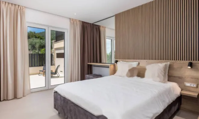 Недвижимость Семейный дом 200 м², Центр: 18