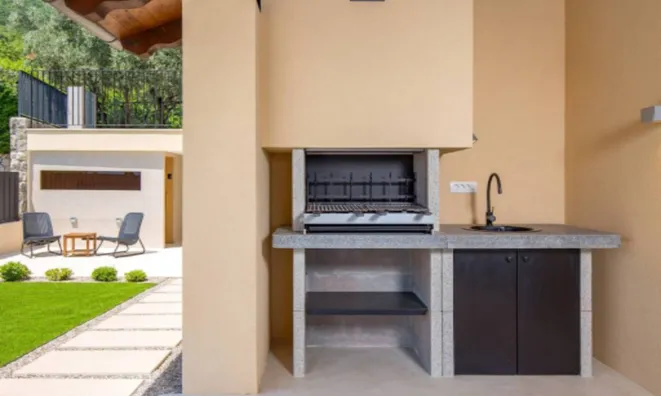 Недвижимость Семейный дом 200 м², Центр: 28