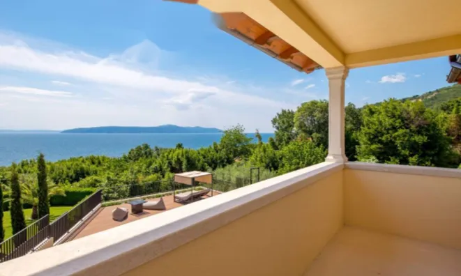 Недвижимость Семейный дом 200 м², Центр: 37