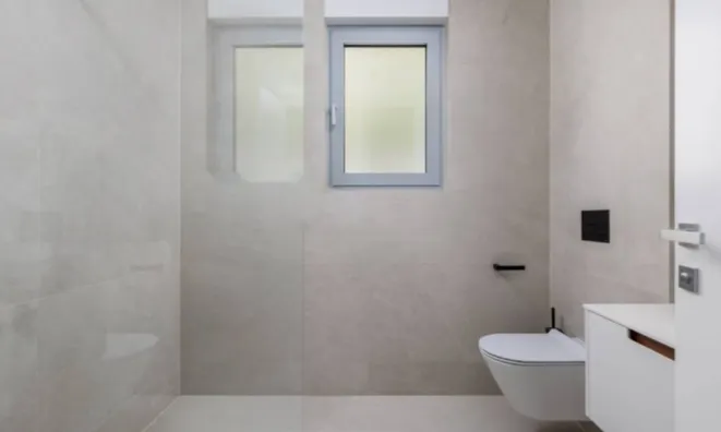 Недвижимость Трёхкомнатная квартира центр: 10