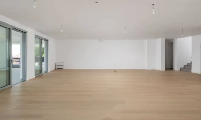 Недвижимость Четырехкомнатная Квартира Центр: 11