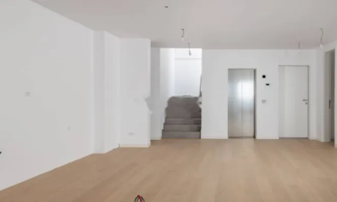 Недвижимость Четырехкомнатная Квартира Центр: 12