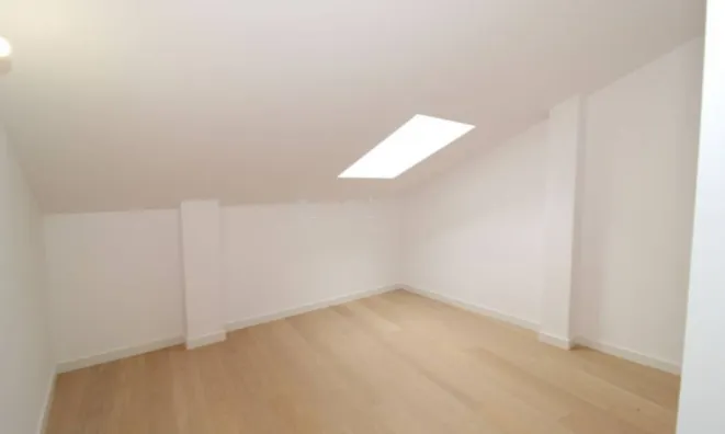 Недвижимость Четырехкомнатная Квартира Центр: 30