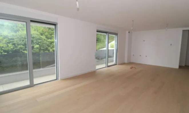 Недвижимость Четырехкомнатная Квартира Центр: 35