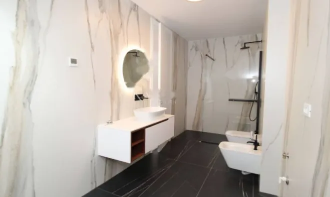 Недвижимость Четырехкомнатная Квартира Центр: 37