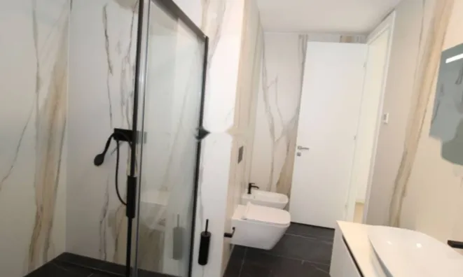 Недвижимость Четырехкомнатная Квартира Центр: 42