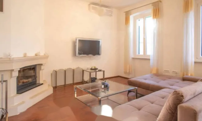 Недвижимость Трехкомнатная квартира, Центр, Опатия: 1