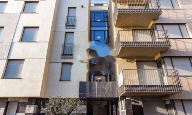 Недвижимость Трехкомнатная квартира в центре: 6