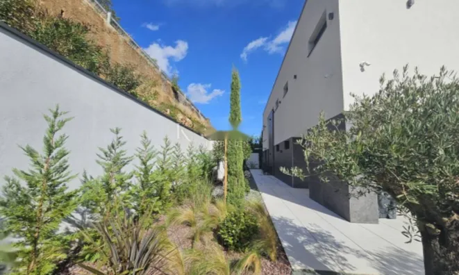 Недвижимость Семейный дом 340 м², Центр Опатия: 40