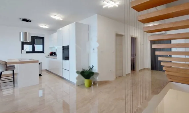 Недвижимость Дуплекс 250 м², Побри: 12