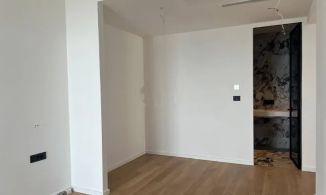 Недвижимость Трехкомнатная квартира Центр: 7