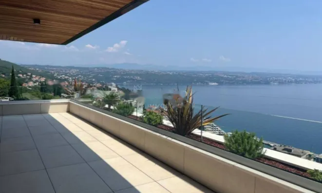 Недвижимость Трехкомнатная квартира Центр: 10