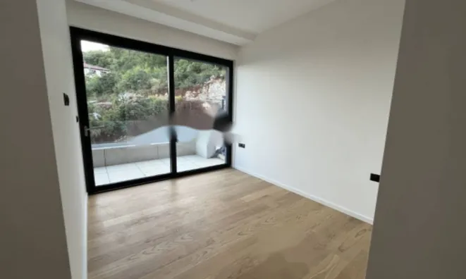 Недвижимость Трехкомнатная квартира Центр: 27