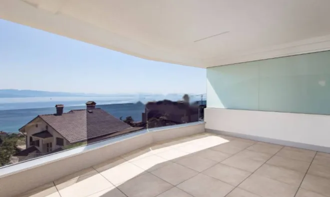 Недвижимость Трехкомнатная квартира в центре: 26