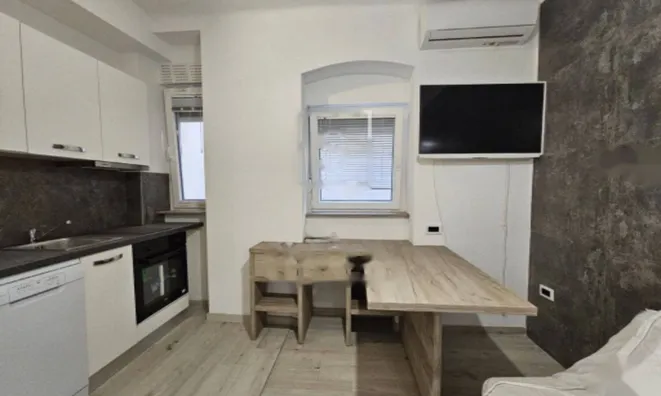 Недвижимость Четырехкомнатная квартира, Центр, Опатия: 3