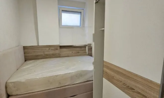 Недвижимость Четырехкомнатная квартира, Центр, Опатия: 5