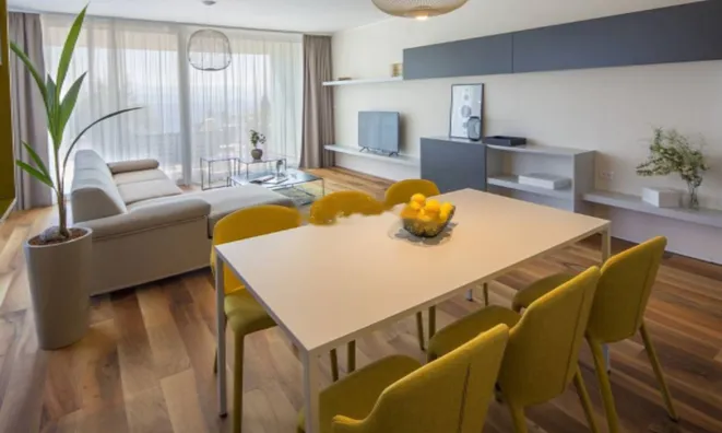 Недвижимость Трёхкомнатная квартира Центр: 4