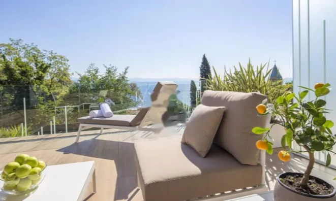 Недвижимость Трёхкомнатная квартира Центр: 12