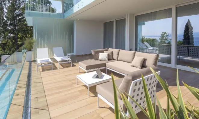 Недвижимость Трёхкомнатная квартира Центр: 13