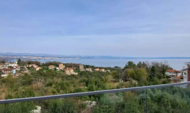 Недвижимость Трехкомнатная квартира в центре: 9