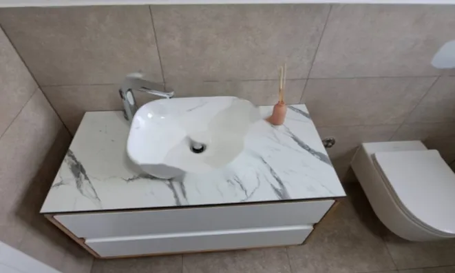 Недвижимость Трехкомнатная квартира в центре: 17