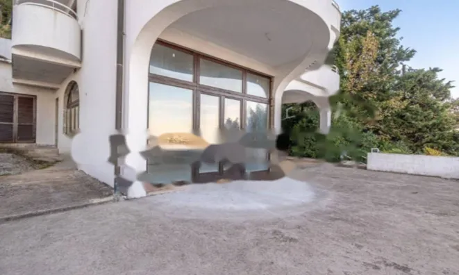 Недвижимость Трёхкомнатная квартира, Центр: 6