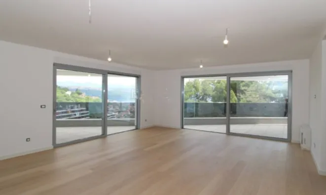 Недвижимость Квартира на втором этаже, центр, Опатия: 12