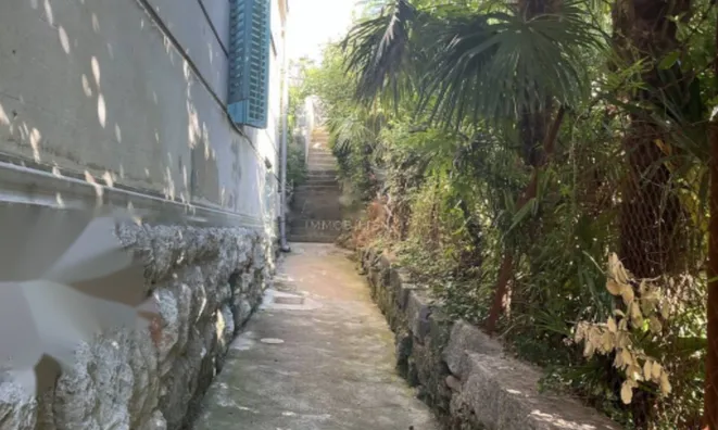 Недвижимость Трехкомнатная квартира, Опатия: 1