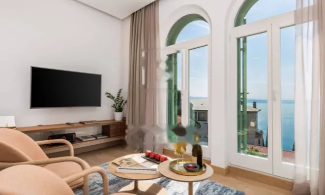 Недвижимость Трехкомнатная квартира, Центр: 6