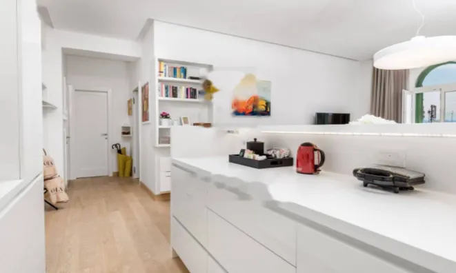 Недвижимость Трехкомнатная квартира, Центр: 12