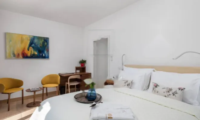 Недвижимость Трехкомнатная квартира, Центр: 18