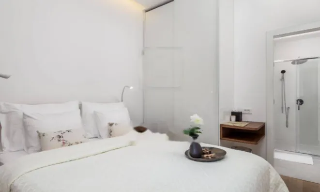 Недвижимость Трехкомнатная квартира, Центр: 22