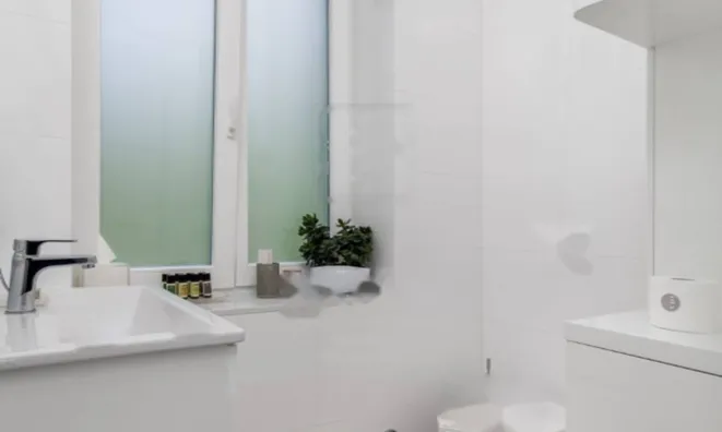 Недвижимость Трехкомнатная квартира, Центр: 28