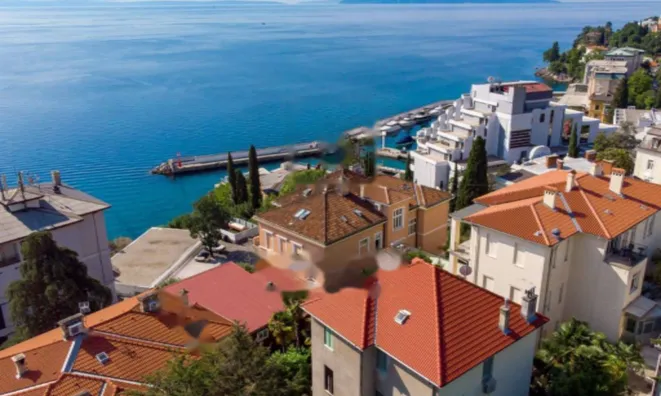 Недвижимость Трехкомнатная квартира, Центр: 32