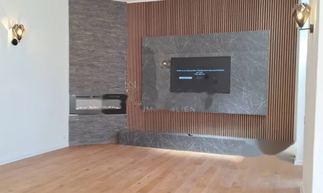 Недвижимость Трехкомнатная квартира в Центре: 2