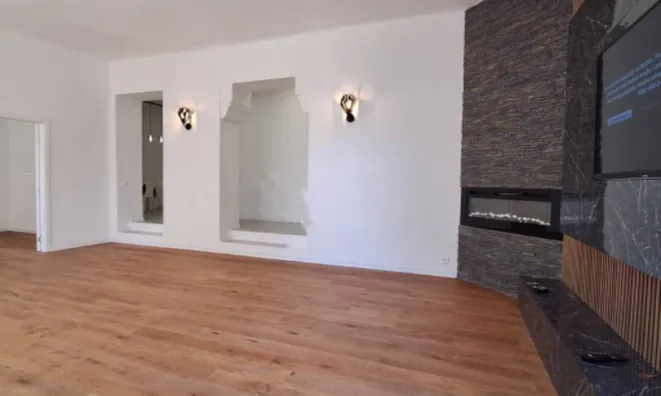 Недвижимость Трехкомнатная квартира в Центре: 5