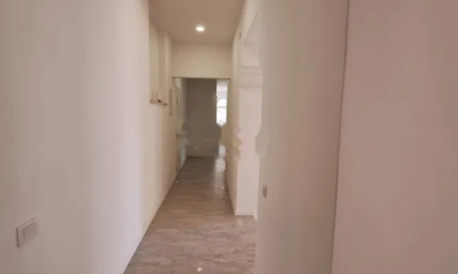 Недвижимость Трехкомнатная квартира в Центре: 8