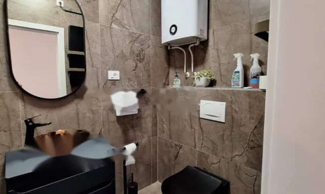 Недвижимость Трехкомнатная квартира в Центре: 18